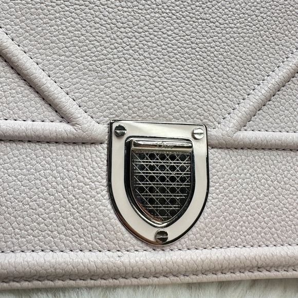 CHRISTIAN DIOR Grained Calfskin Leather Diorama Clutch Light Pink - Picture 6 of 13